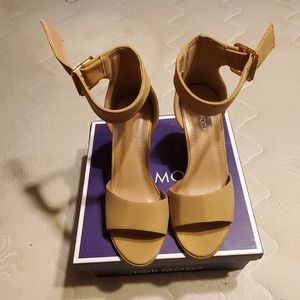 Top Moda Tan Heels 6.5